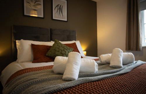 5 Bedroom House - Sleeps 10 - Parking - Trowbridge - Foto 5