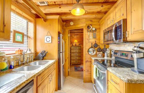 Steps to Lake Okeechobee Cabin with Pool Access! - Foto 6