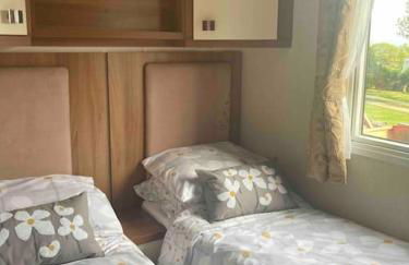 2 bedroom chalet in Chwilog on the Llyn Peninsula - Photo 13