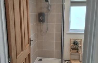 Spacious and sunny accommodation with Underfloor heating throughout - Photo 5