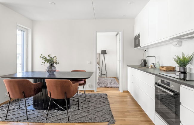 Modern Central Apartment - Photo 3