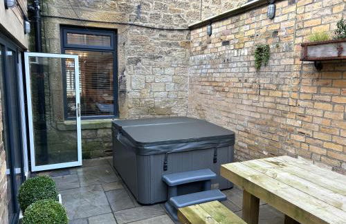 Farndale House-Hot tub - Photo 4