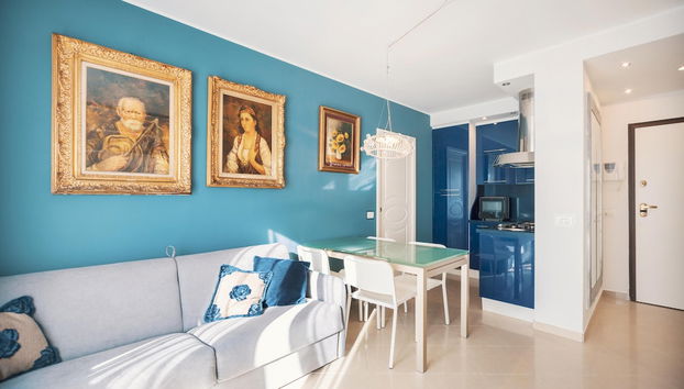 Art Apartment with Sea View - Foto 3, Servicio de comidas en la habitación