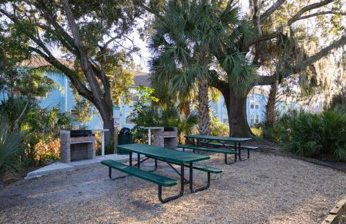 3BR Disney Home with Pool , Arcade and Hot Tub - Photo 42