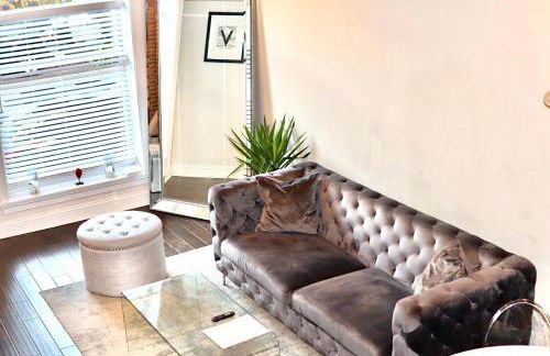 Beautiful Canton Home w/rooftop deck +Private parking - Foto 3