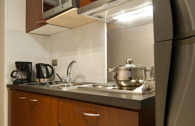 Park Plaza Apart Hotel - Photo 8