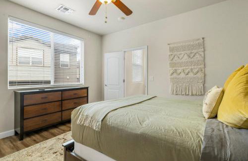 Mountain Peaks Getaway 4BR4BA Pet-Friendly Central AC Near Downtown Trails - Foto 9