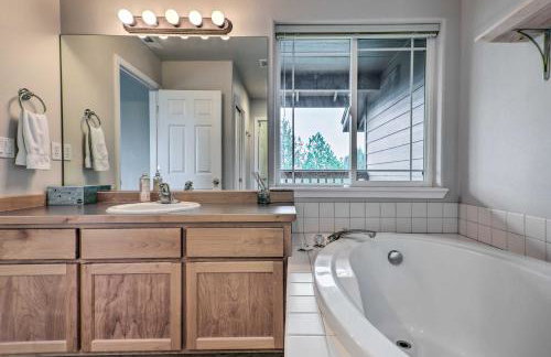 Charming Redmond Townhome with Resort Amenities - Photo 17