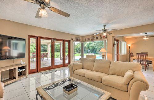 Home with Pool in Upscale Pinecrest Village - Foto 5