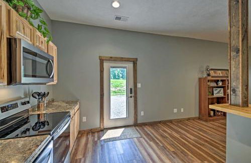 Camp Monroe in Bloomington with Deck and Views! - Foto 9