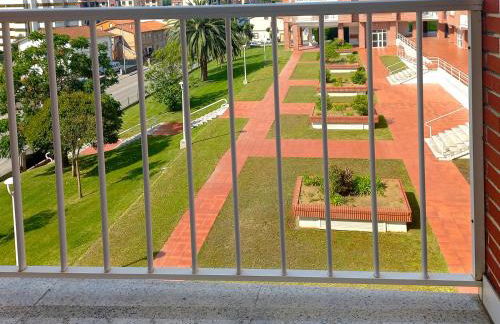 Apartamento, zona residencia con piscina, cerca de las playas en Santander - Foto 3