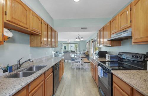 Oceanview - Heated Pool - Game Room - Steps to Beach - Sleeps 8 - Foto 37