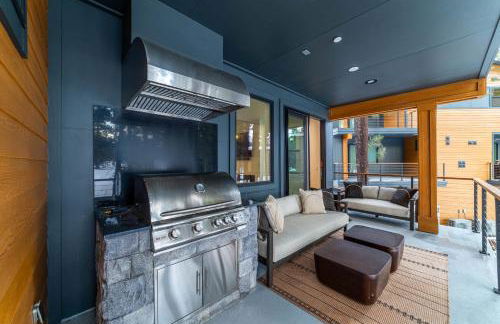 Spectacular New 4BR Townhome: Garage, Jacuzzi, BBQ - Photo 33