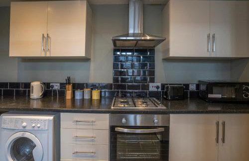 2 Bed-Town Centre-Free Parking - by Holiday Homes - Foto 7