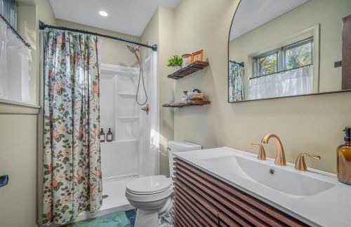 Big Yard Family Getaway - Pets OK - Grill and Hike - Foto 32