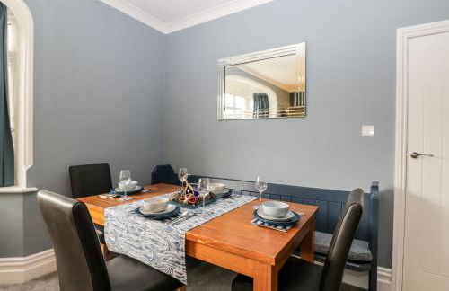 Molly's Place - Photo 8