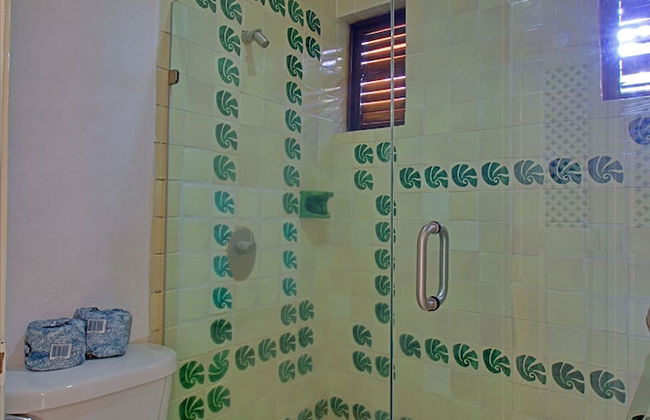 Villa Facing the Beach in a Large Terrace 7 Pools, Tennis Courts, 247 Security - Foto 5