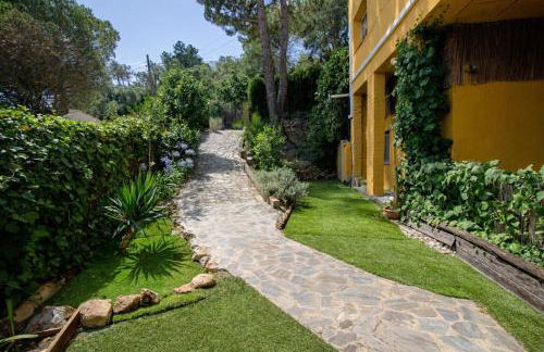 2 Private Abodes in One Magnificent Villa! - Foto 37