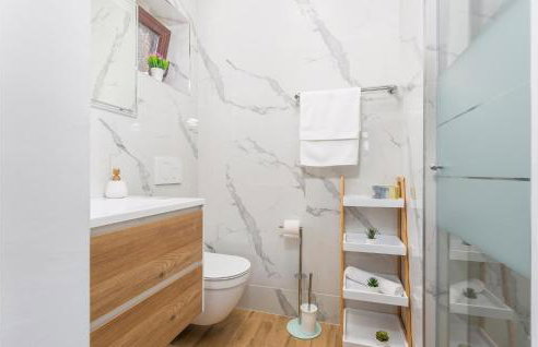 Lovely Home In Lakmartin - Photo 35