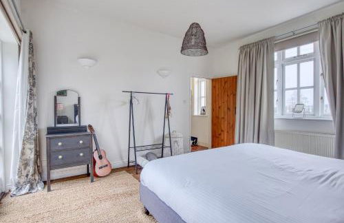 Beautiful Country House with Forest View & Garden - Foto 9