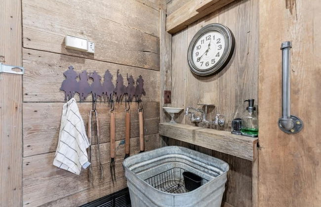 Gorgeous Barn Cabin 10min From Main St! - Foto 20