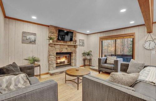 Winter Hideaway - Sled Hill, Hot Tub, Fireplace, Game Room - Foto 7