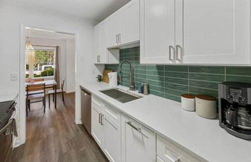 Hot Tub, Putting Green + Bikes! - Photo 2