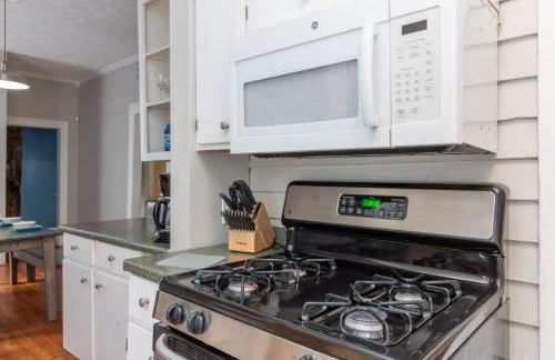 The Sunny Southern Manse Front Walk Downtown - Foto 25