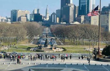 Downtown City Hall near Kimmel Center 2BD Suite - Photo 25