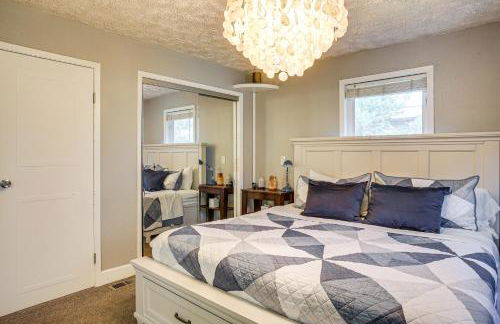 Hot Tub, Deck and Mtn Views Nine Mile Falls Duplex - Foto 12