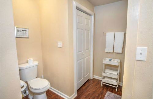 Nice 3B 2BA Near Downtown 2 Min AtandT Center - Foto 22