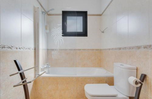 3B Villa Heated Pool Barbecue Games Room - Foto 22