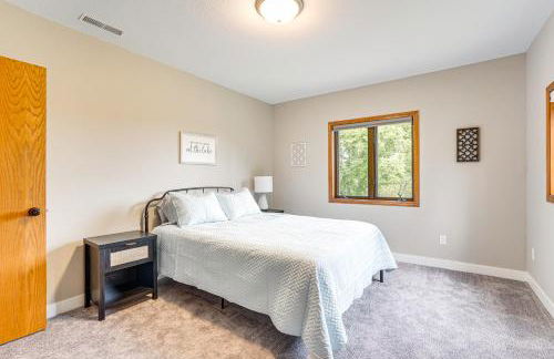 Family-Friendly Lakeview Cottage with Deck and View - Foto 20