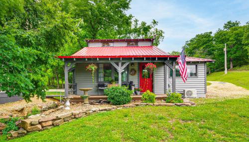 Hike, Swim and Fish Lakefront Cabin in Roach! - Foto 1