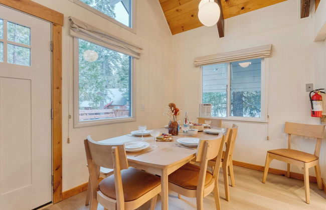 Peaceful Tahoe Retreat 5mins to Lake Cozy Modern Cabin - Foto 12