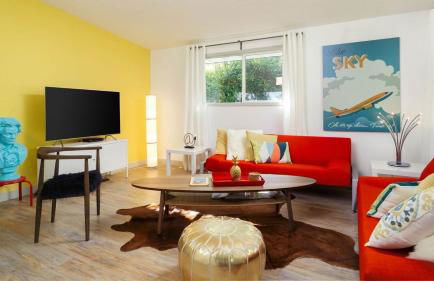 #StayinMyDistrict Modern Mid-Century Retreat - Foto 9