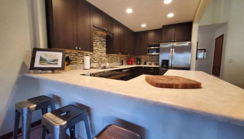 Updated Duplex with Mountain & Filtered Water View - Foto 2