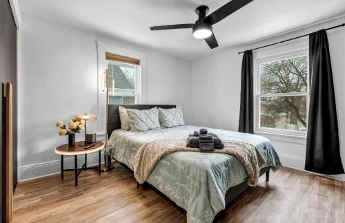 Modern Stylish Urban Haven 4 Bedroom 2 Bath - Dog Friendly - Foto 71