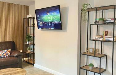 Ideal 4-bed home sleeps 7 - Nr Trafford Ctr & M60 - Foto 36