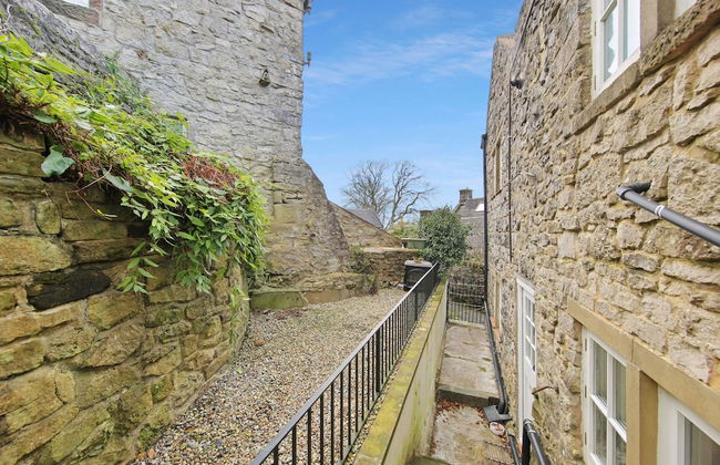 Host Stay Bradley House - Photo 16