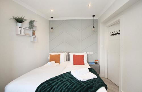 Rayan Heights Cosy 1 bedroom flat sleeps 2 perfect for contractors tourists families - Free parking - Foto 42