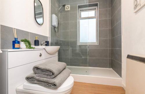 Sleek City Getaway - Walkable Free Parking - Foto 14