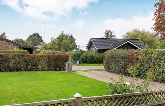 Chic Holiday Home in Syddanmark near Sea - Photo 16