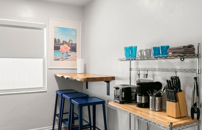 Studio w/ King Bed Heated Pool, Steps to Beach! - Foto 9