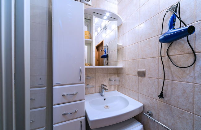 MaxRealty24 Marii Ulianovoy 12 - Photo 17