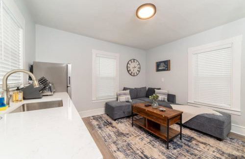 Downtown House Sleeps 10 with 3 King Beds and More - Foto 13