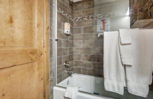 Ski, Hike and Relax Eden Condo with Hot Tub Access - Photo 19