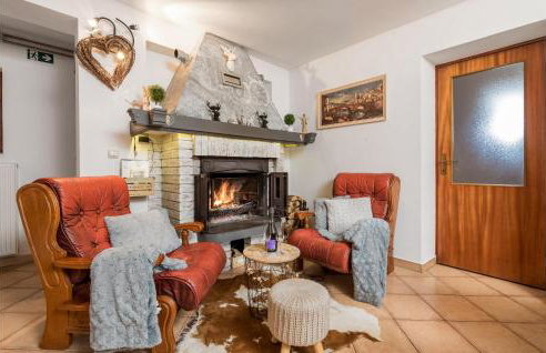 Awesome Home In Stari Laz With Kitchen - Foto 5