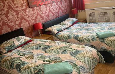 "Snooze Central" - City Centre Apartments above Victoria Centre Shopping Centre with full Kitchen in Milton Street - up to 4 Beds - most Central Location next to the Hilton Hotel - Outdoor Parking for Cars or Vans five pounds a day - Sunday 1pm Check-Out - Photo 66