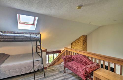 Resort Condo with Lake and Pool about 5 Mi to Flume Gorge! - Foto 18